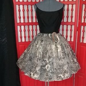 Vintage fit and flare party dress sz small